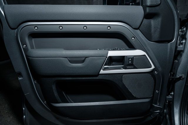 2022 Land Rover Defender 110 SE AWD - 22928671 - 30