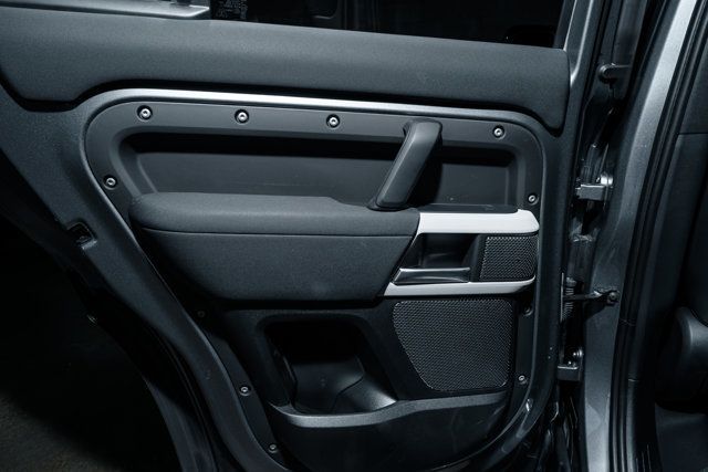 2022 Land Rover Defender 110 SE AWD - 22928671 - 32