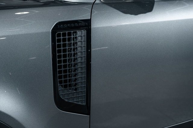 2022 Land Rover Defender 110 SE AWD - 22928671 - 47