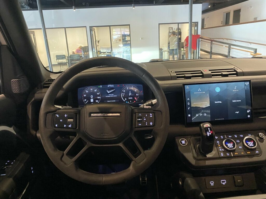 2022 Land Rover Defender 110/V8/AWD/18WayHtd&CldSeats/AdapCruise/360Cam/PanoRoof/NAV - 23048978 - 17