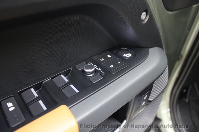 2022 Land Rover Defender 110 X AWD - 22999442 - 9