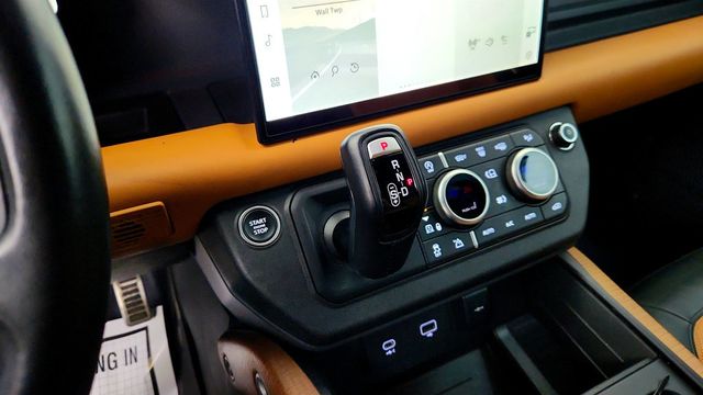 2022 Land Rover Defender 110 X AWD w/ Family Comfort, Extended Black Ext. & Towing Packs - 23009188 - 16