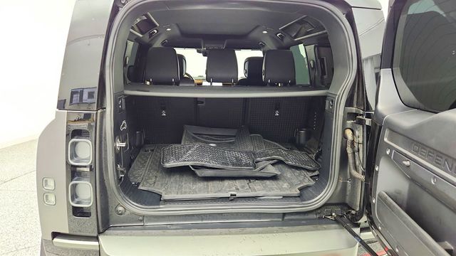 2022 Land Rover Defender 110 X AWD w/ Family Comfort, Extended Black Ext. & Towing Packs - 23009188 - 22