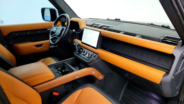 2022 Land Rover Defender 110 X AWD w/ Family Comfort, Extended Black Ext. & Towing Packs - 23009188 - 25