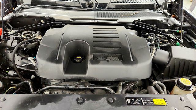 2022 Land Rover Defender 110 X AWD w/ Family Comfort, Extended Black Ext. & Towing Packs - 23009188 - 27