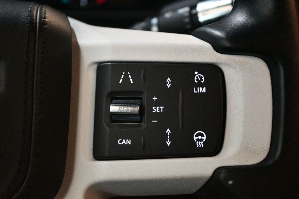 2022 Land Rover Defender 110 X-Dynamic HSE photo 36