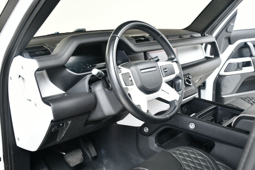 2022 Land Rover Defender 110 X-Dynamic HSE photo 5