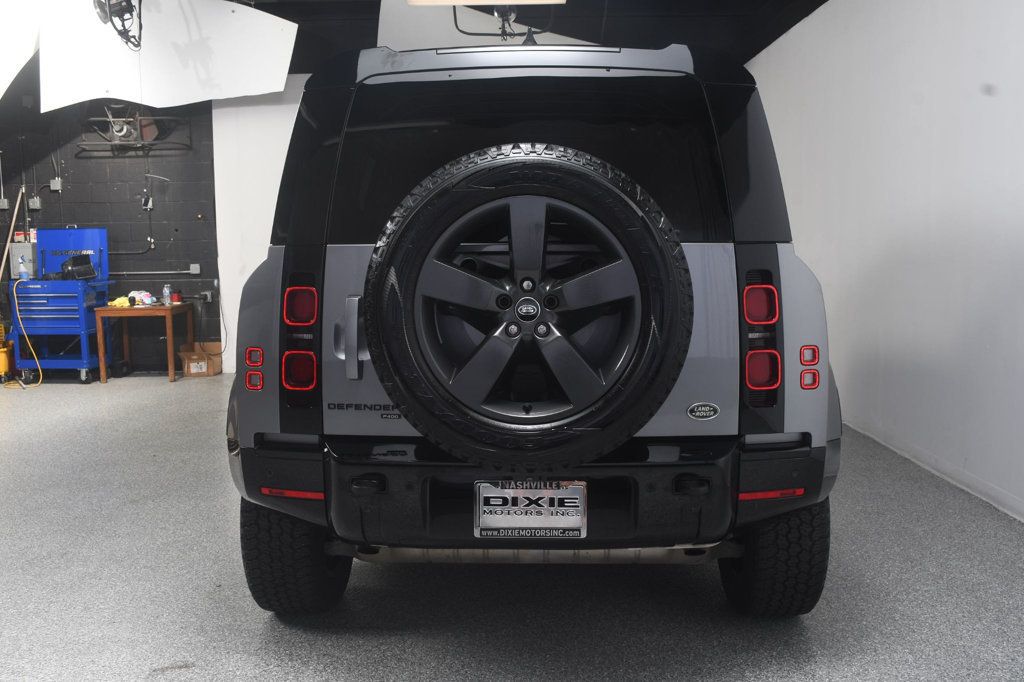 Land Rover Defender photo 12