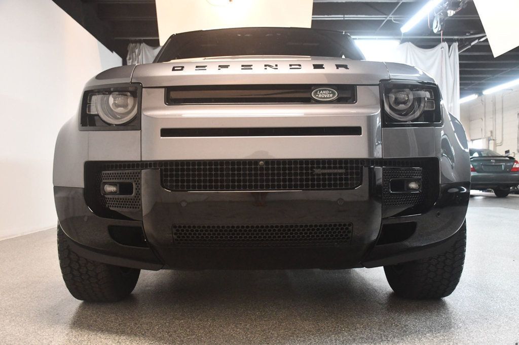 Land Rover Defender photo 14
