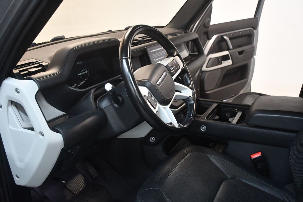 Land Rover Defender photo 27