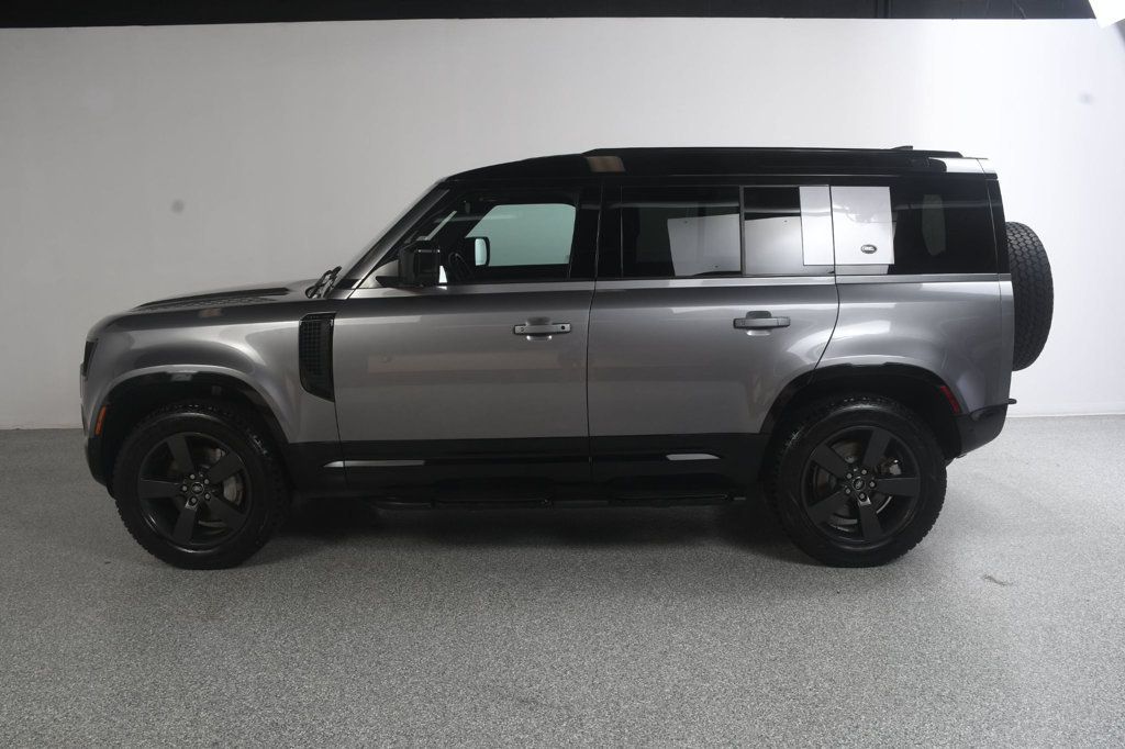 Land Rover Defender photo 3