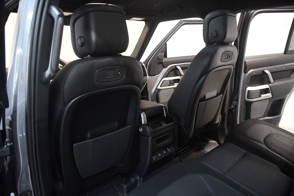 Land Rover Defender photo 33