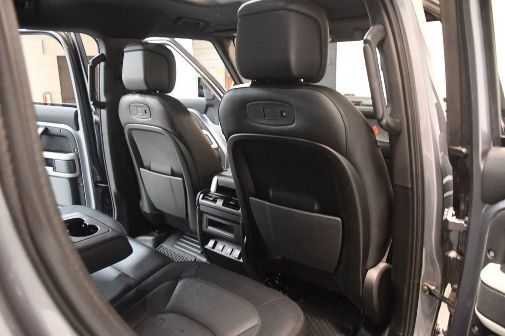 Land Rover Defender photo 36