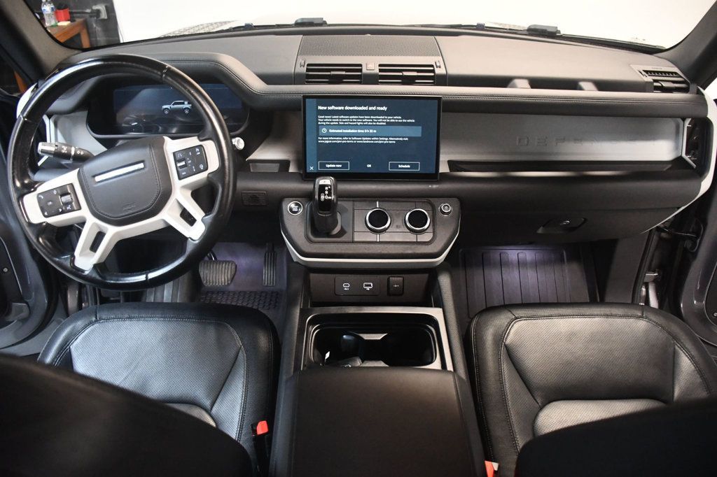 Land Rover Defender photo 5