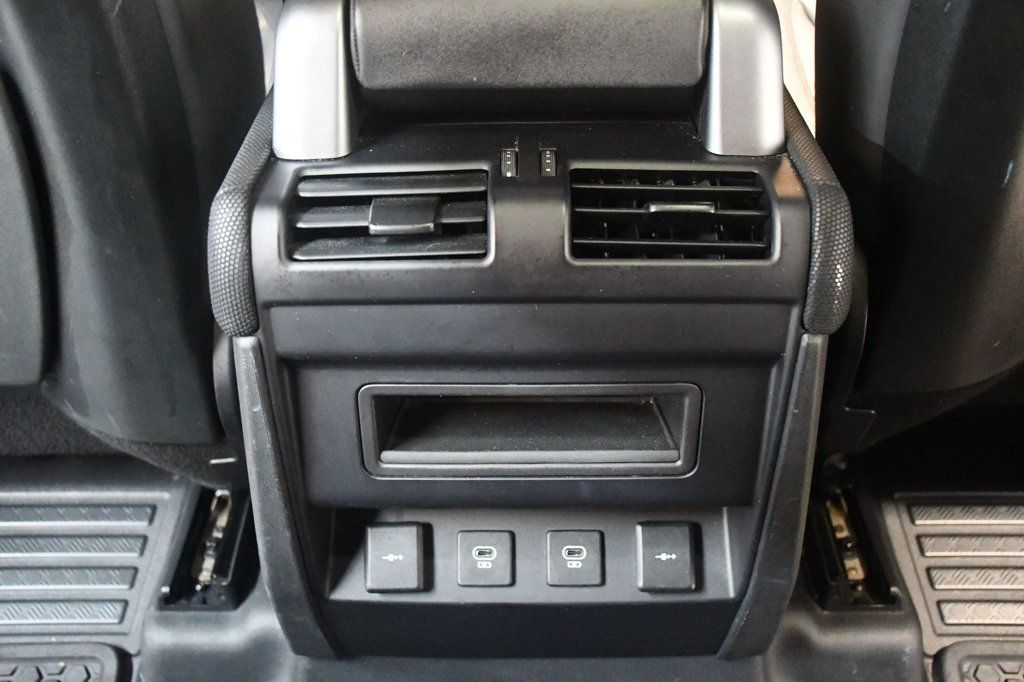 Land Rover Defender photo 71