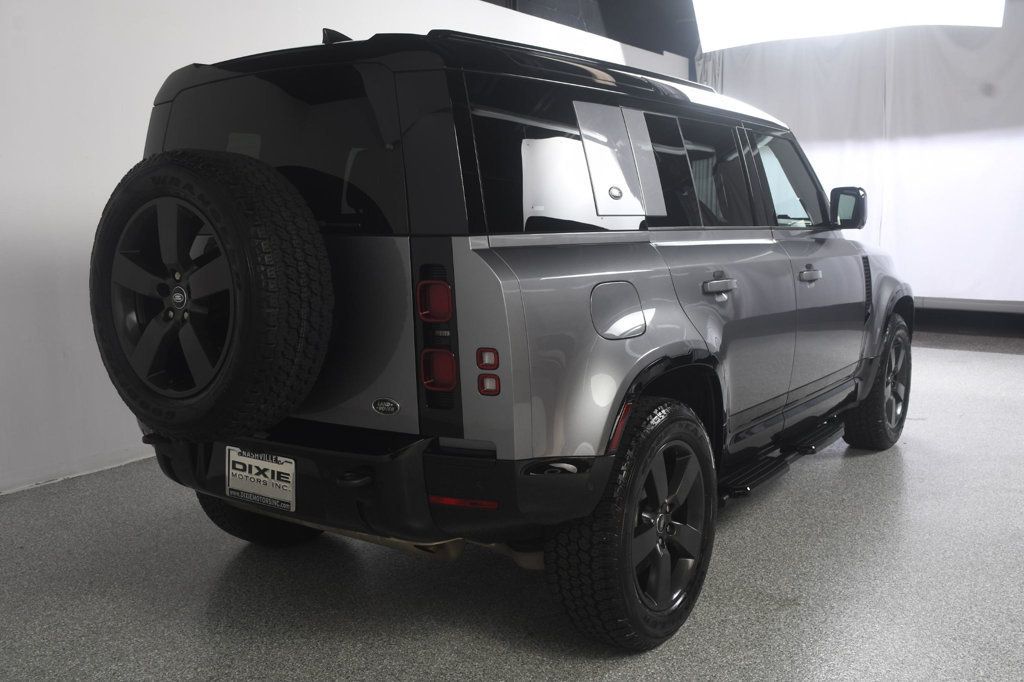 Land Rover Defender photo 8
