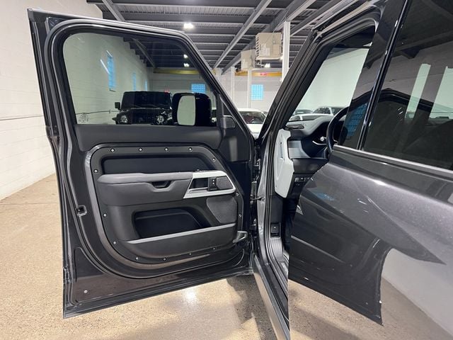 2022 Land Rover Defender 110 X-Dynamic SE AWD - 22956496 - 18