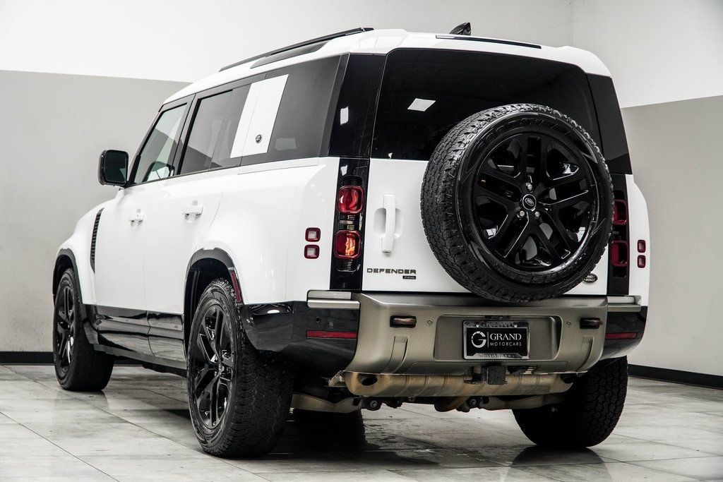 2022 Land Rover Defender 110 X-Dynamic SE photo 9