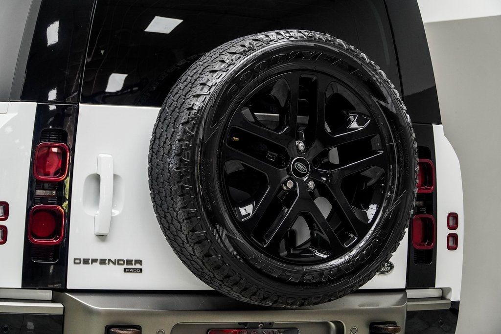 2022 Land Rover Defender 110 X-Dynamic SE photo 12