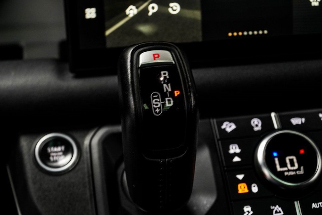2022 Land Rover Defender 110 X-Dynamic SE photo 18