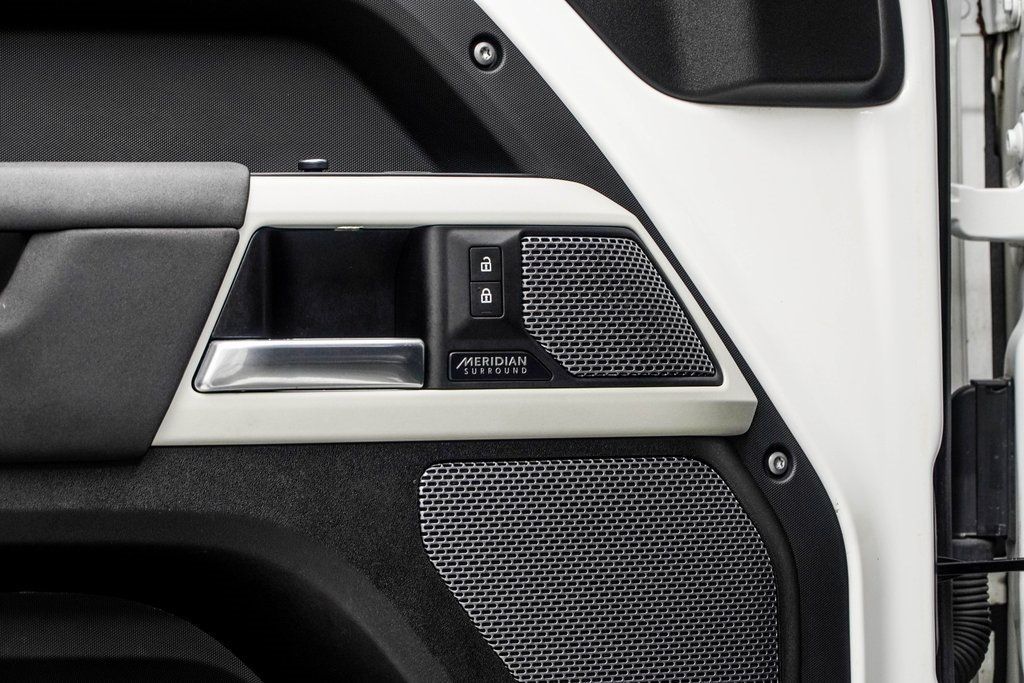 2022 Land Rover Defender 110 X-Dynamic SE photo 29