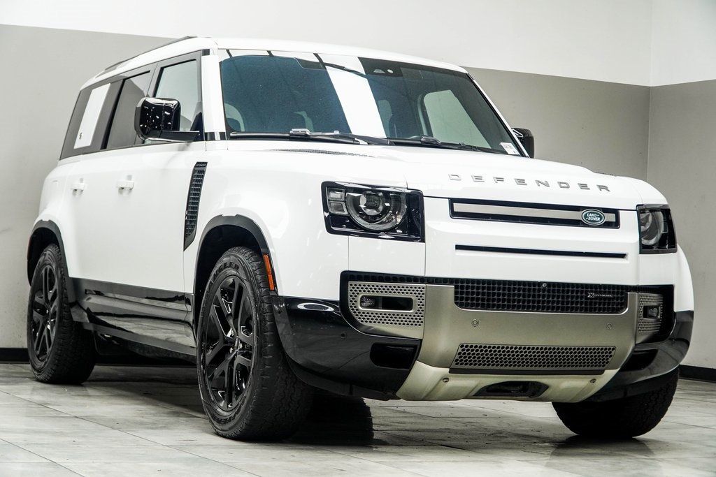 2022 Land Rover Defender 110 X-Dynamic SE photo 3