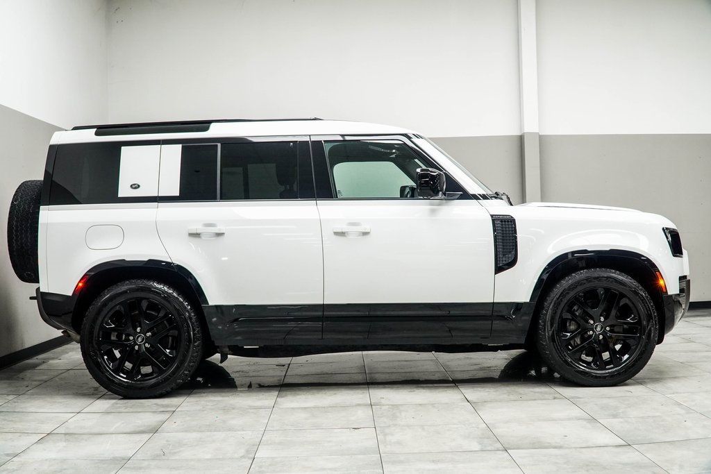 2022 Land Rover Defender 110 X-Dynamic SE photo 5