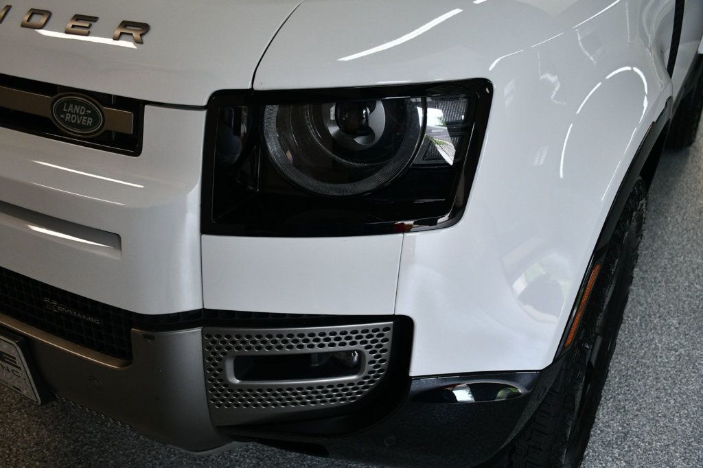 Land Rover Defender photo 11