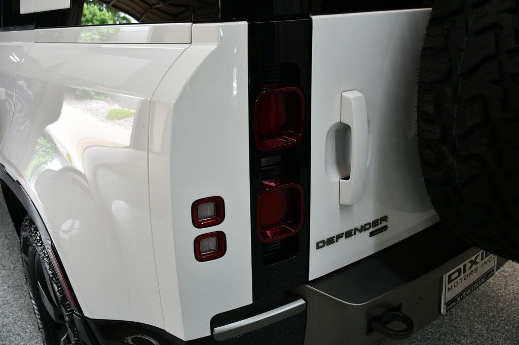 Land Rover Defender photo 14