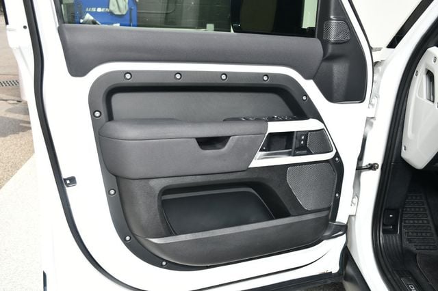 2022 Land Rover Defender 110 X-Dynamic SE AWD - 23032599 - 22