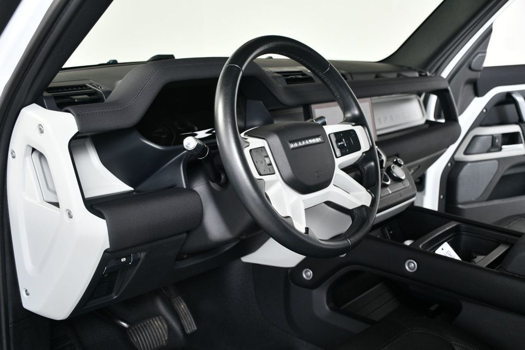 Land Rover Defender photo 27