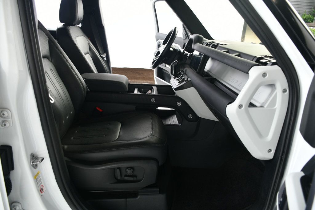 Land Rover Defender photo 30