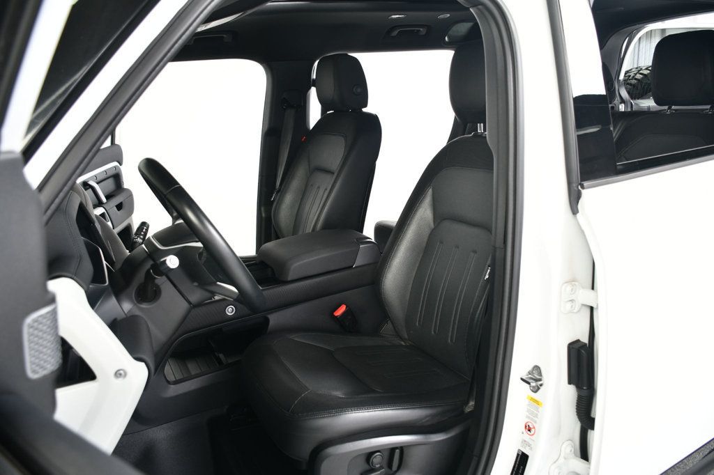 Land Rover Defender photo 31