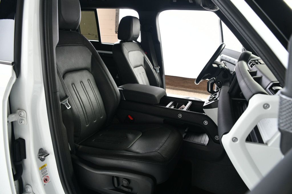Land Rover Defender photo 32