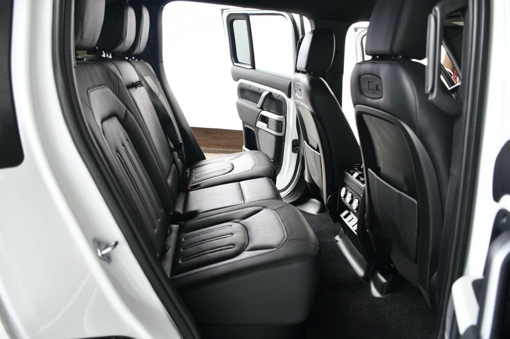 Land Rover Defender photo 38