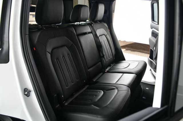 2022 Land Rover Defender 110 X-Dynamic SE AWD - 23032599 - 39