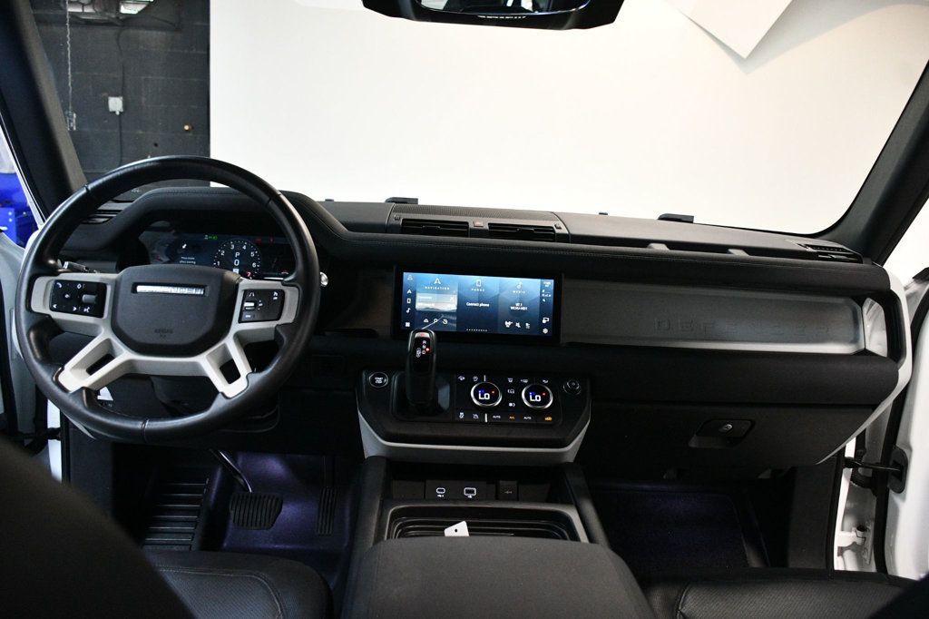 Land Rover Defender photo 5