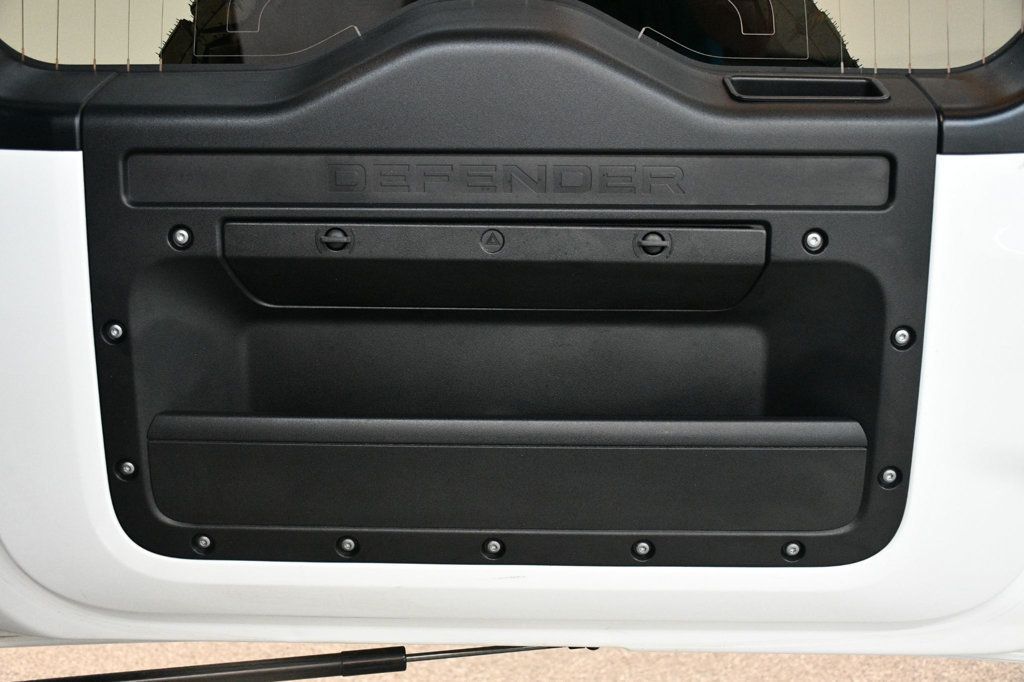Land Rover Defender photo 76