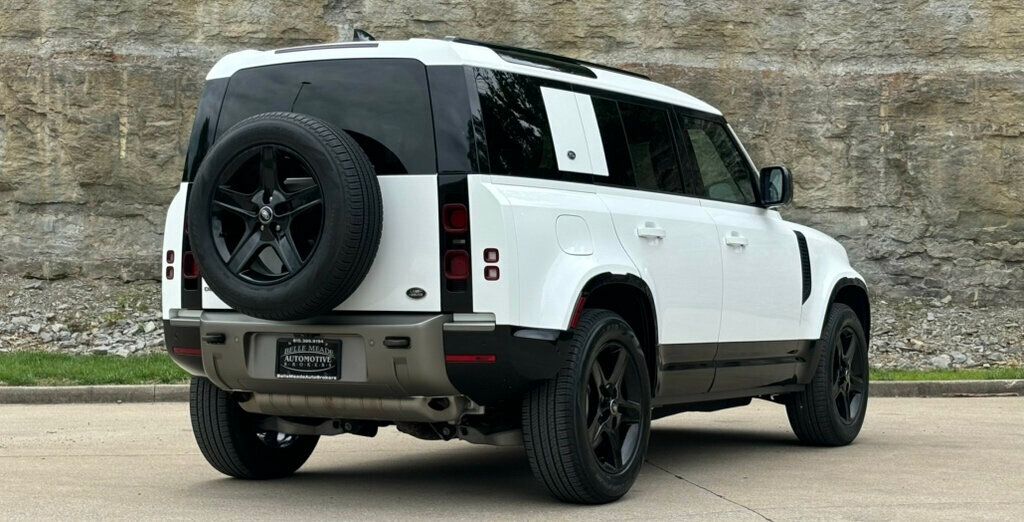2022 Land Rover Defender 110 X-Dynamic SE photo 3