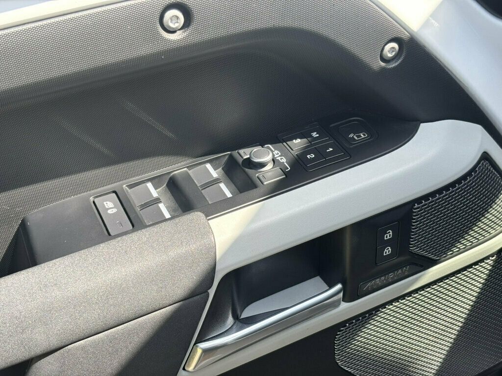 2022 Land Rover Defender 110 X-Dynamic SE AWD - 23082542 - 40