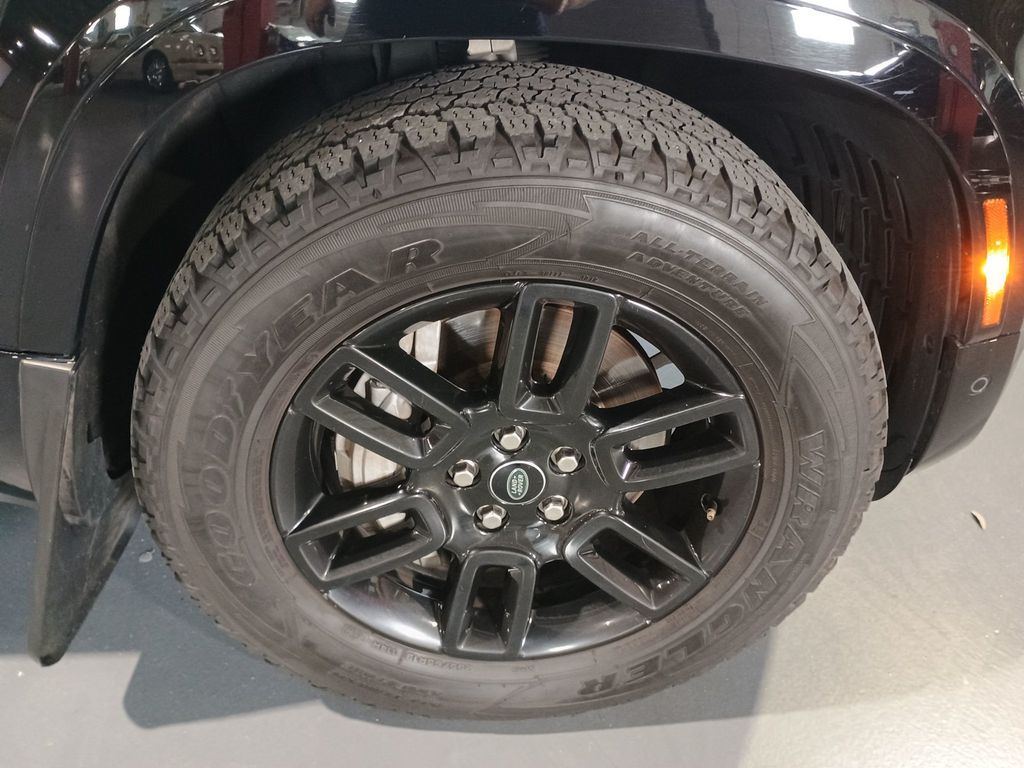 2022 Land Rover Defender 110 X-Dynamic SE AWD Clean Carfax - 23067794 - 56