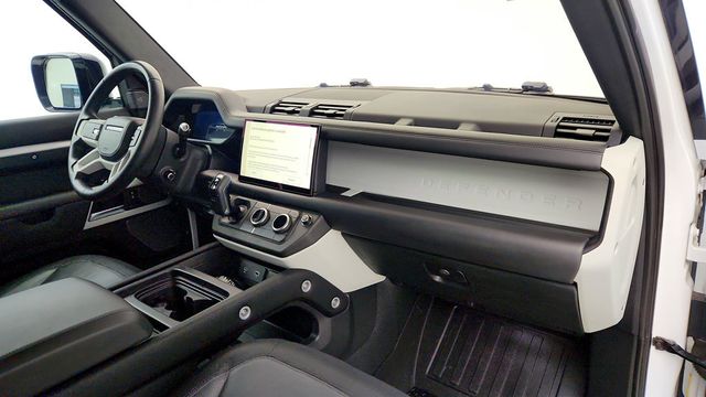 2022 Land Rover Defender 90 X-Dynamic HSE AWD w/ Black Contrast Roof & Cold Climate Pack - 22986859 - 23