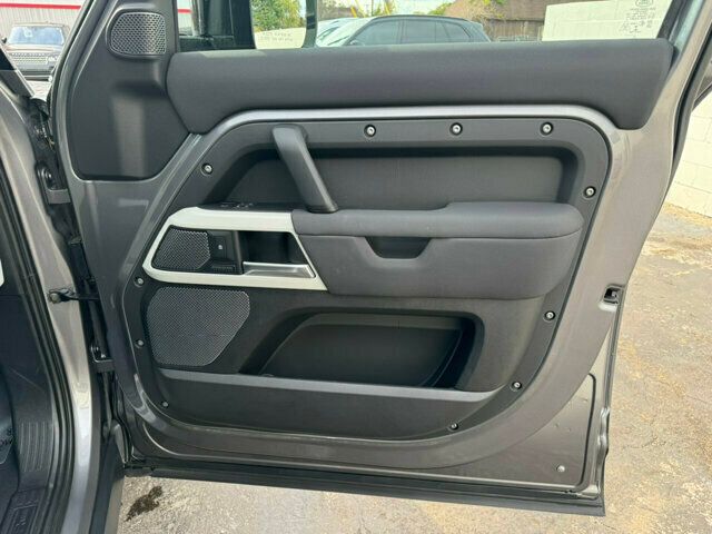 2022 Land Rover Defender ColdClimatePkg/110-SE/HeatedLeatherSeats/PanoramicRoof/NAV - 22672439 - 19