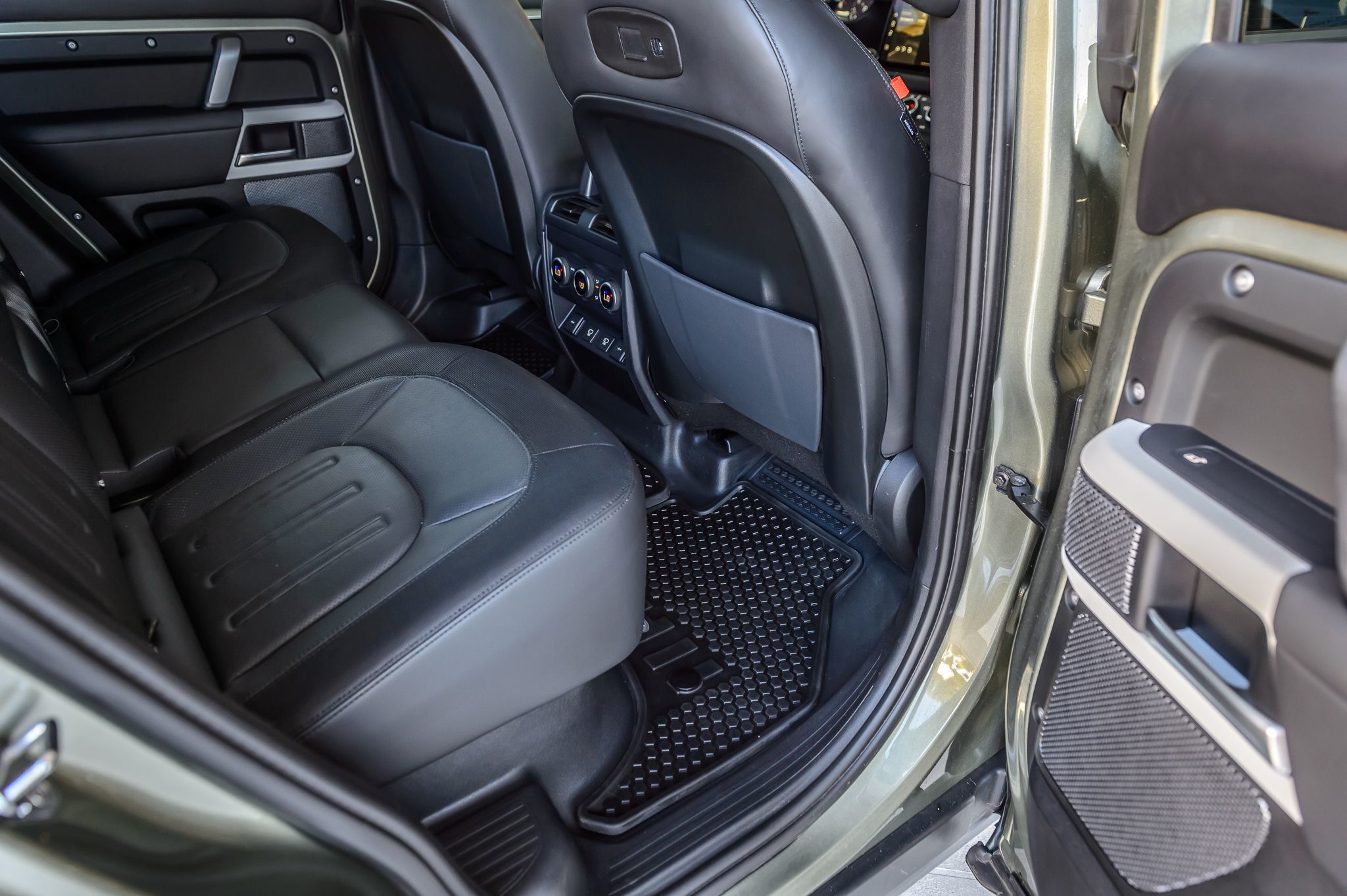 2022 Land Rover Defender 110 X-Dynamic HSE photo 39