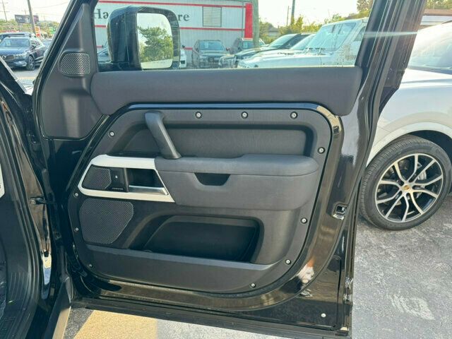 2022 Land Rover Defender LocalTrade/110-S/MeridianPremiumAudio/HeatedLeatherSeats/NAV - 22629028 - 20