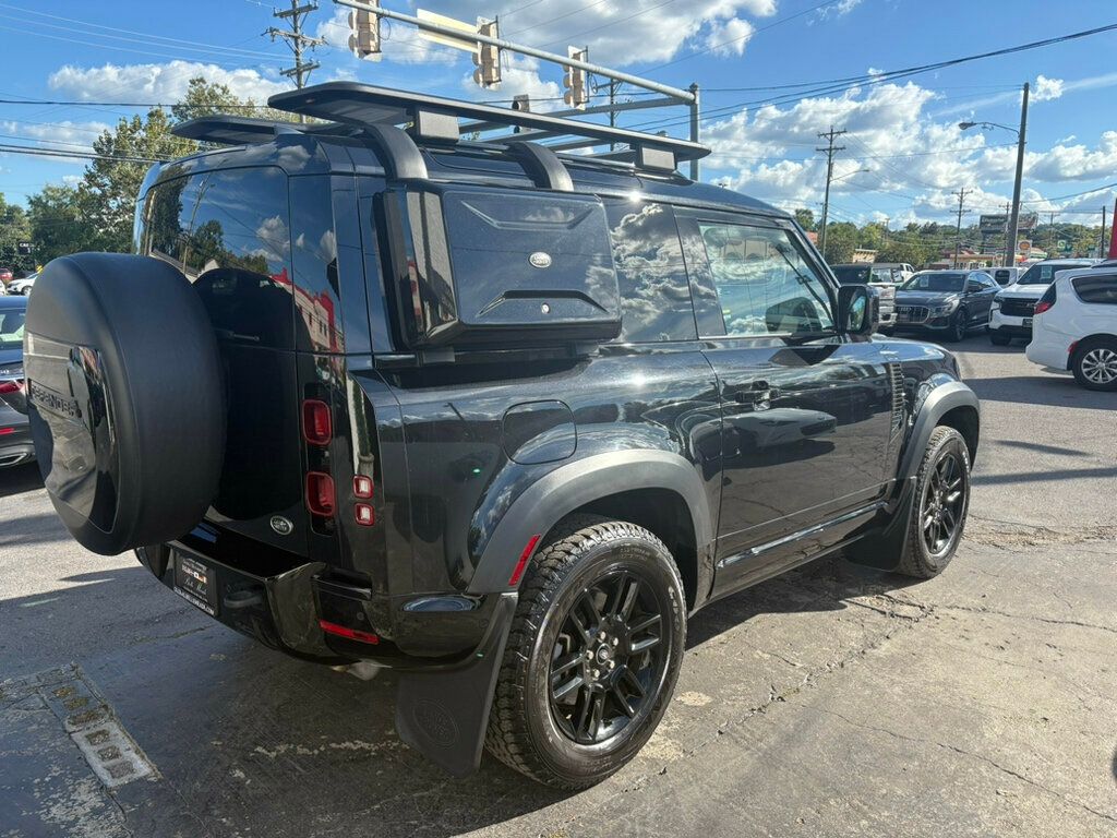 2022 Land Rover Defender 90 X-Dynamic S photo 3