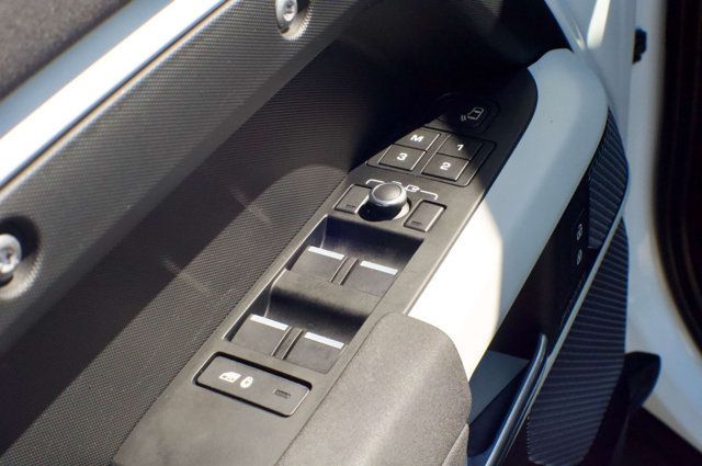 2022 Land Rover Defender MSRP$73250/FamilyPkg/MeridianPremiumAudio/BlindSpotMonitor/NAV - 23008370 - 43