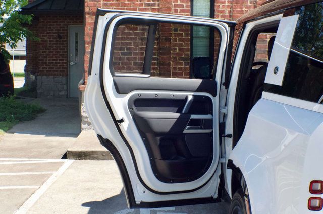 2022 Land Rover Defender MSRP$73250/FamilyPkg/MeridianPremiumAudio/BlindSpotMonitor/NAV - 23008370 - 49