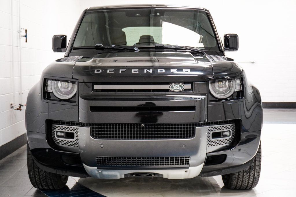 2022 Land Rover Defender V8 photo 11