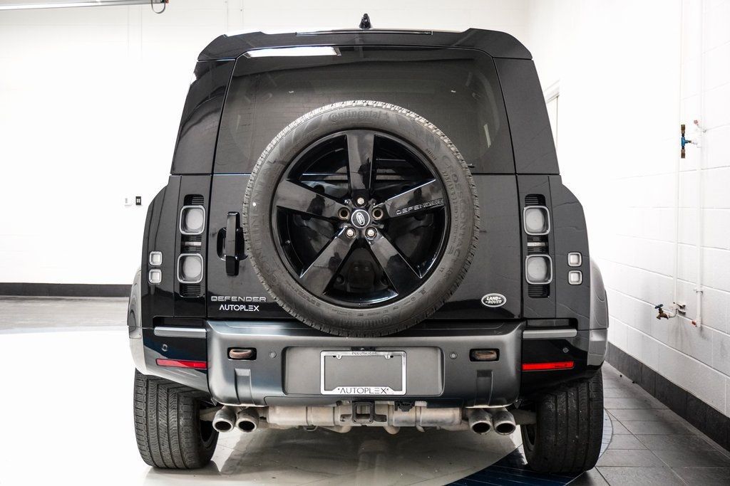 2022 Land Rover Defender V8 photo 12